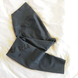 alo yoga leggings